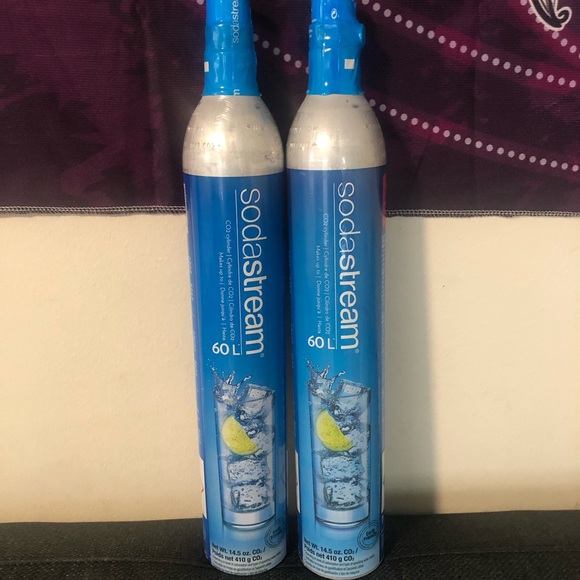 2 Soda Stream CO2 cylinders 60L - Picture 1 of 4